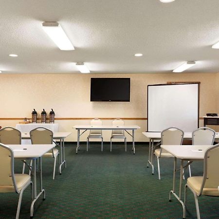 Country Inn & Suites By Radisson, Mason City, Ia Extérieur photo
